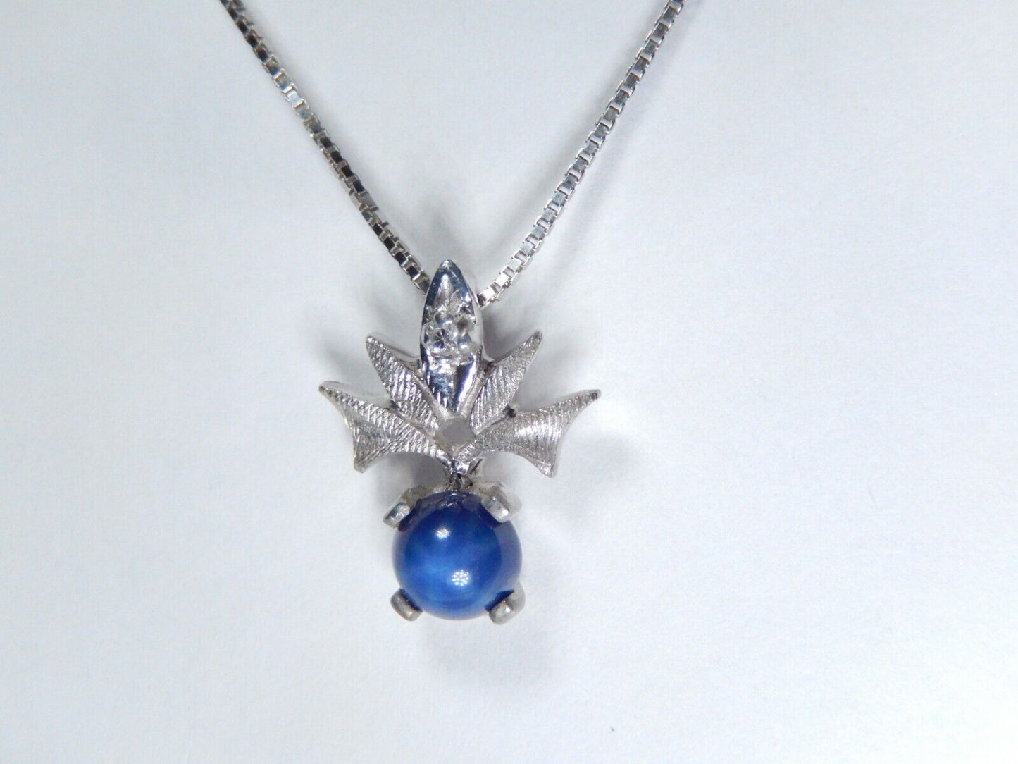 *VINTAGE* 14k White Gold Diamond & Blue Star Sapphire Flower Pendant w/18"chain