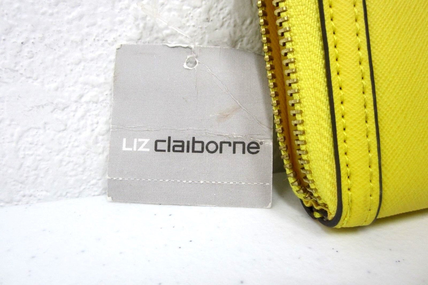 *NWT*  Liz Claiborne Medallion Zip Around Yellow Women’s Wallet 8"L x 4"H