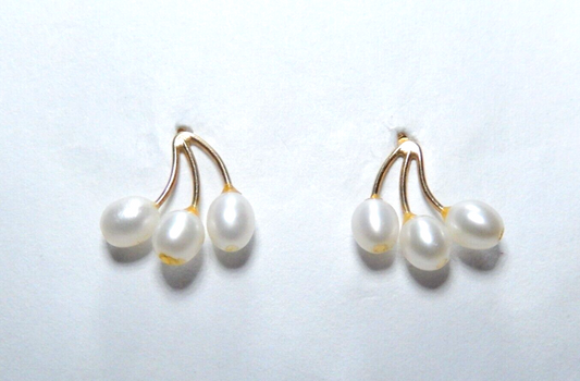 *NEW*  14k Yellow Gold Three Pearl Earrings