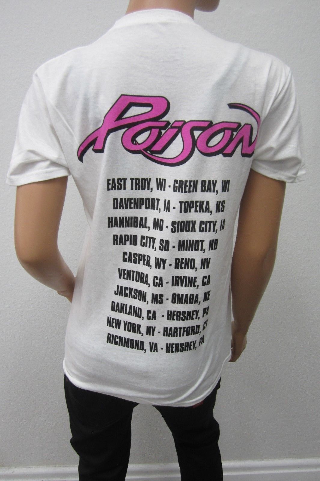 NEW Women's Poison Band Graphic Band T-Shirt Size Medium