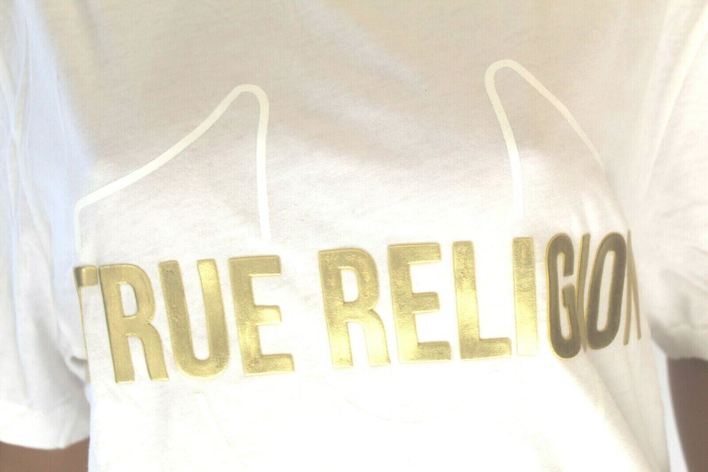 *NWT* $79. True Religion Men’s T-shirt White with Raised Gold Logo Crewneck Sz L