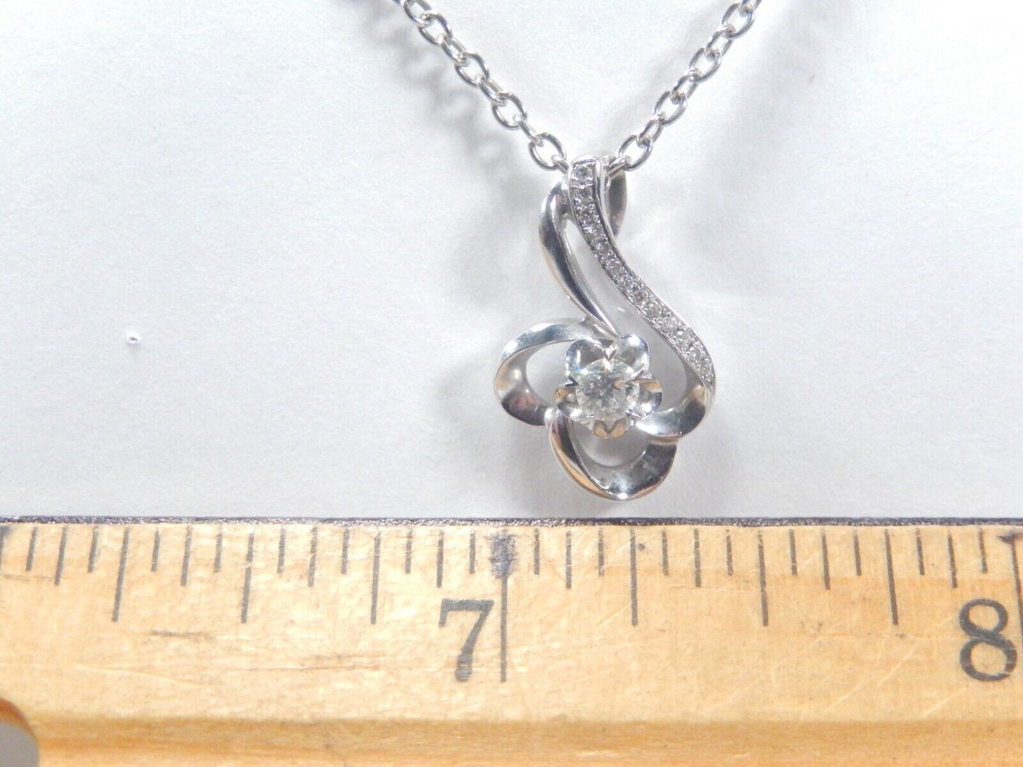 *VINTAGE*  14K White Gold .25CT Natural Diamond Freeform  Pendant w/18"chain