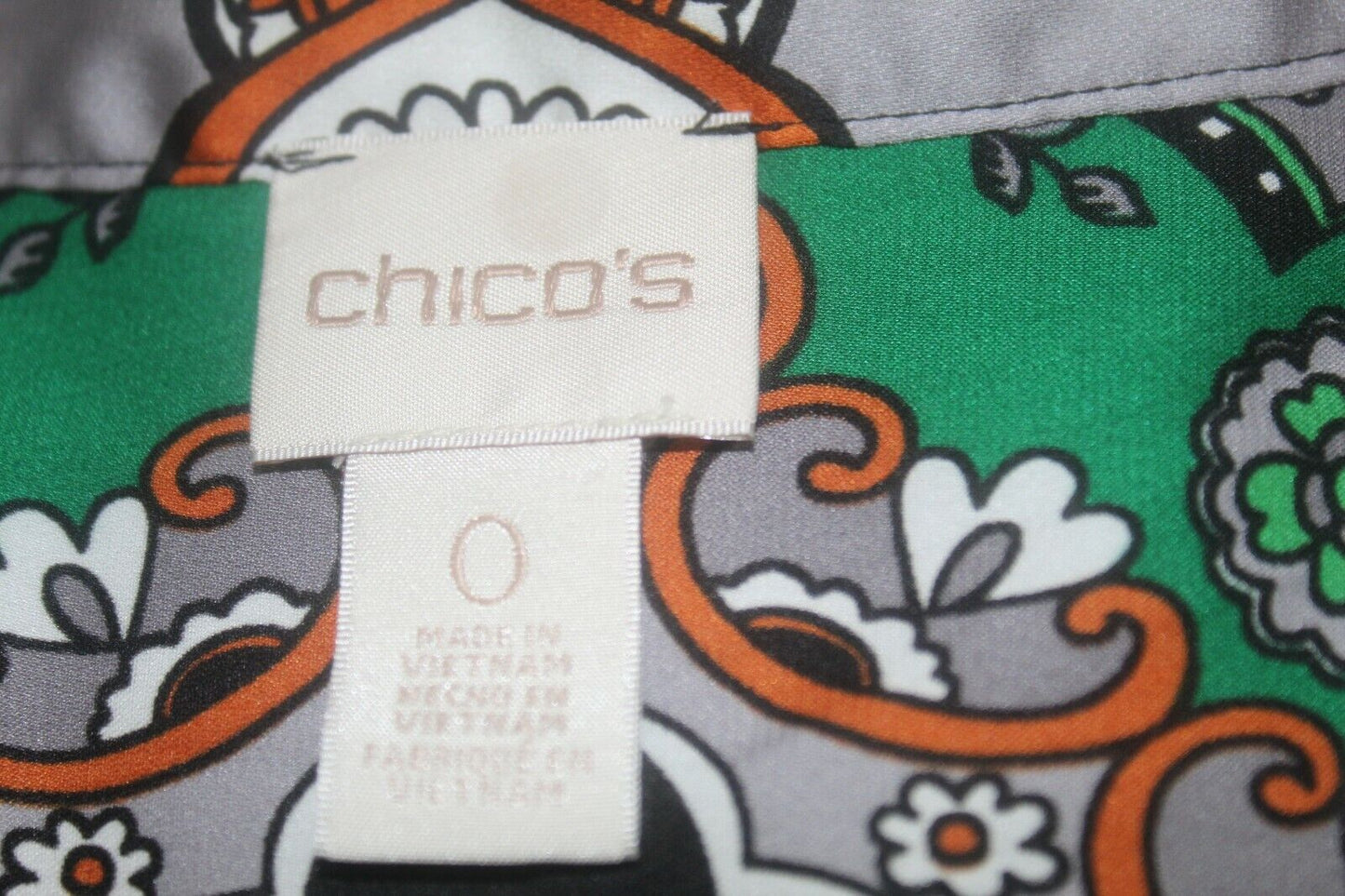 CHICO'S Size 0 Silky Polyester Long Sleeve V Neck Blouse - SUPER CUTE