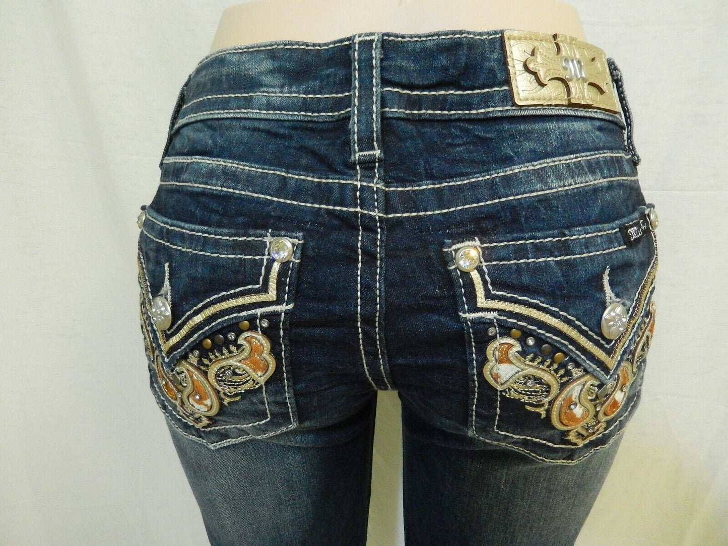 NWT  Miss Me M3316B Paisley Embroidered Dark Wash Boot Cut Jeans Size W27 x L34
