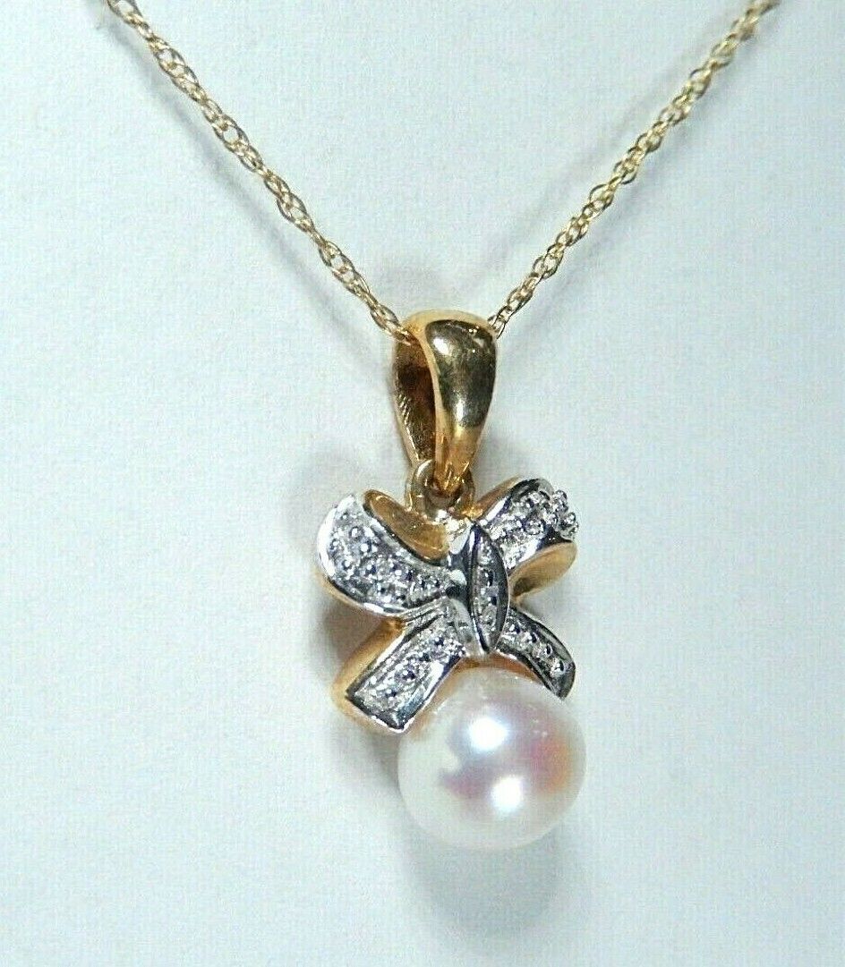 *NWT*  10K  Yellow Gold 6.5mm Round White Pearl & Diamond Pendant w/18"Chain