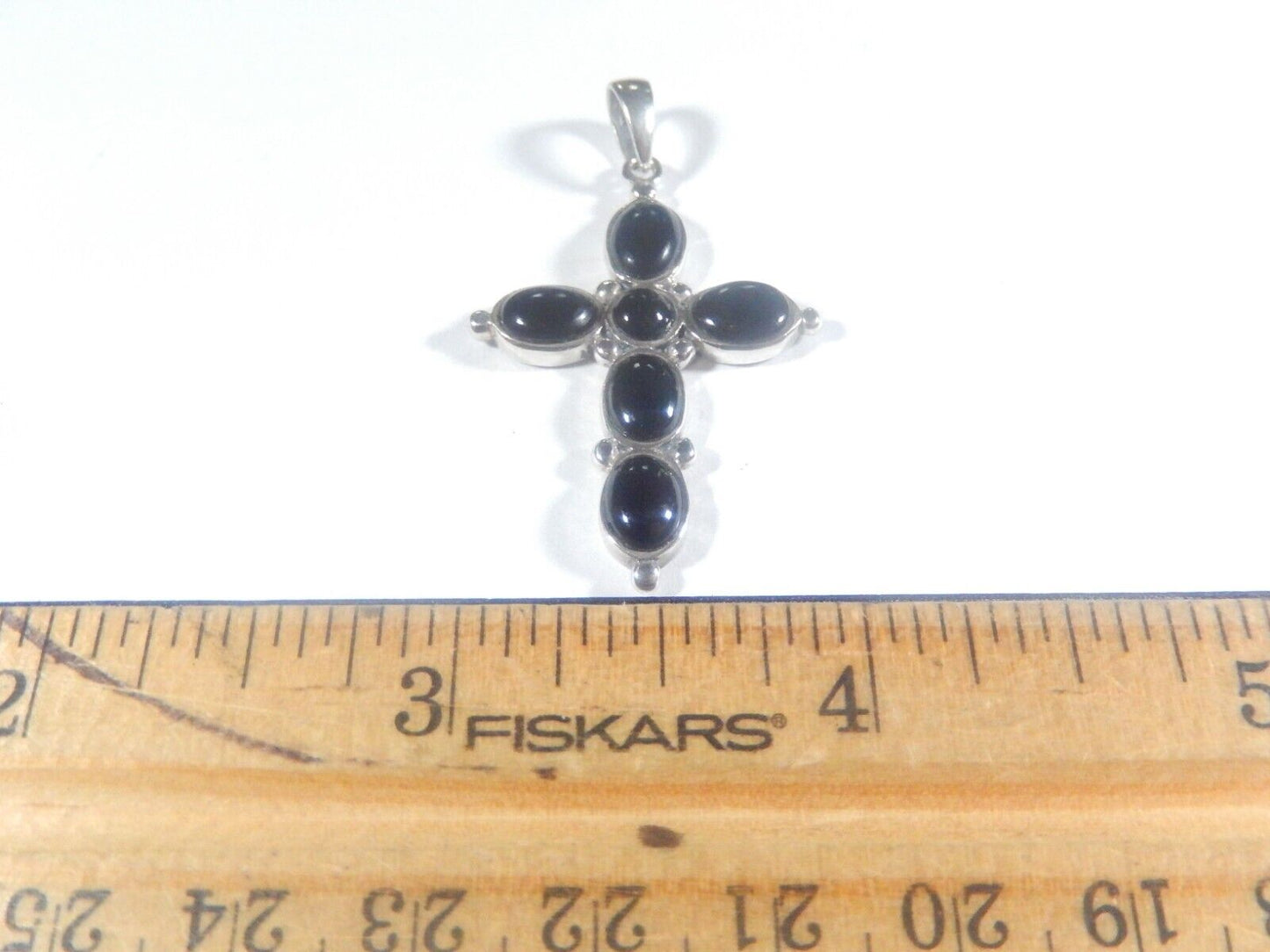 VINTAGE  925 STERLING SILVER & BLACK ONYX CROSS PENDANT