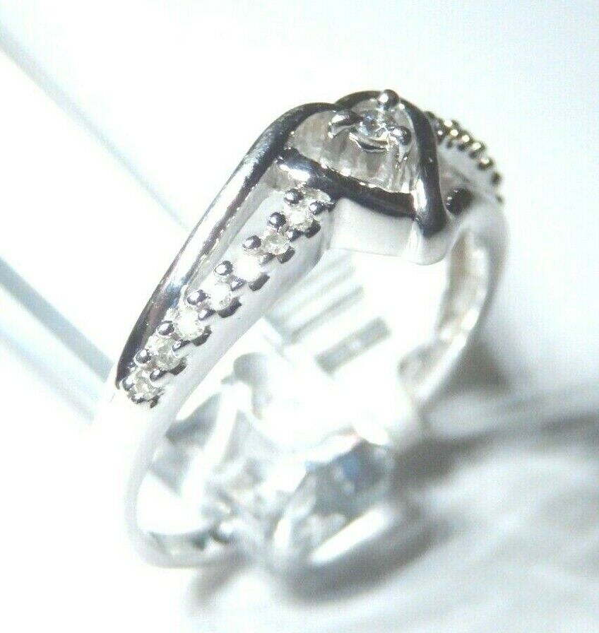 *VINTAGE* 10K White Gold Heart-Shaped Diamond Ring Size 7.25