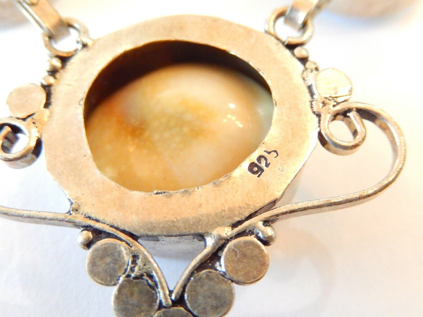 *VINTAGE*  Southwest Native American Sterling Silver White  Agate Necklace 20"