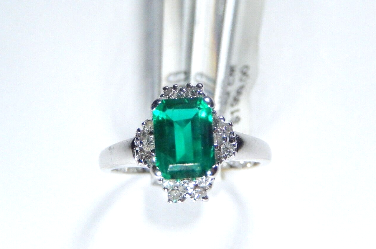 *VINTAGE*  14kt White Gold Lab Created Emerald & Diamond Halo Ring Sz 5