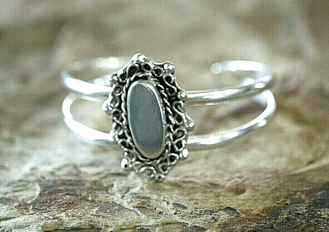 *VINTAGE*  THICK - VICTORIAN STYLE STERLING SILVER  Engravable Bangle Bracelet~