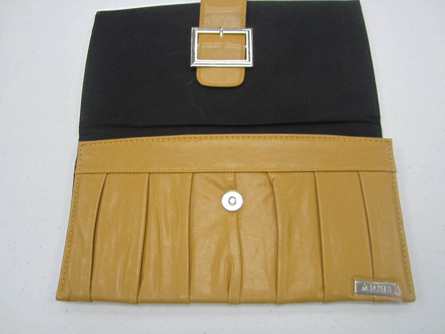 NWOT MICHE - Classic Outer Shell Tan With Silver Buckle Magnet Closure