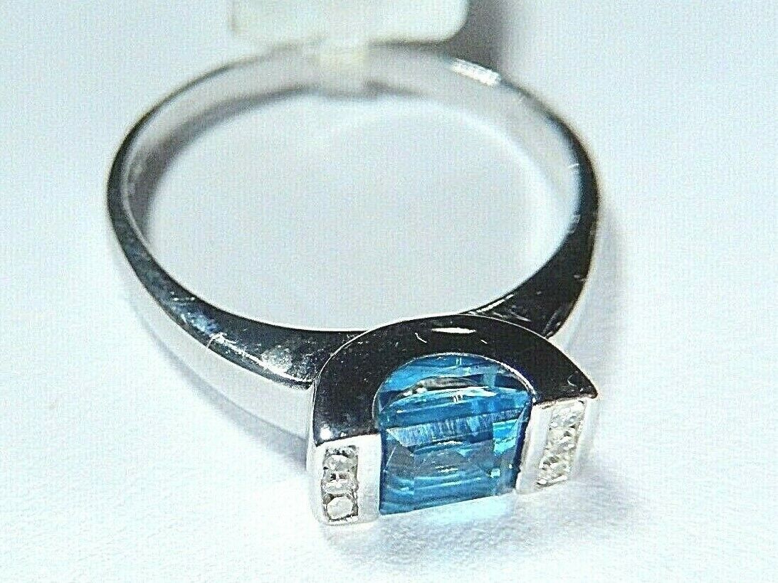 *NWT* 10K WHITE GOLD GENUINE BLUE TOPAZ AND DIAMONDS LADIES COCKTAIL RING Sz 9.5