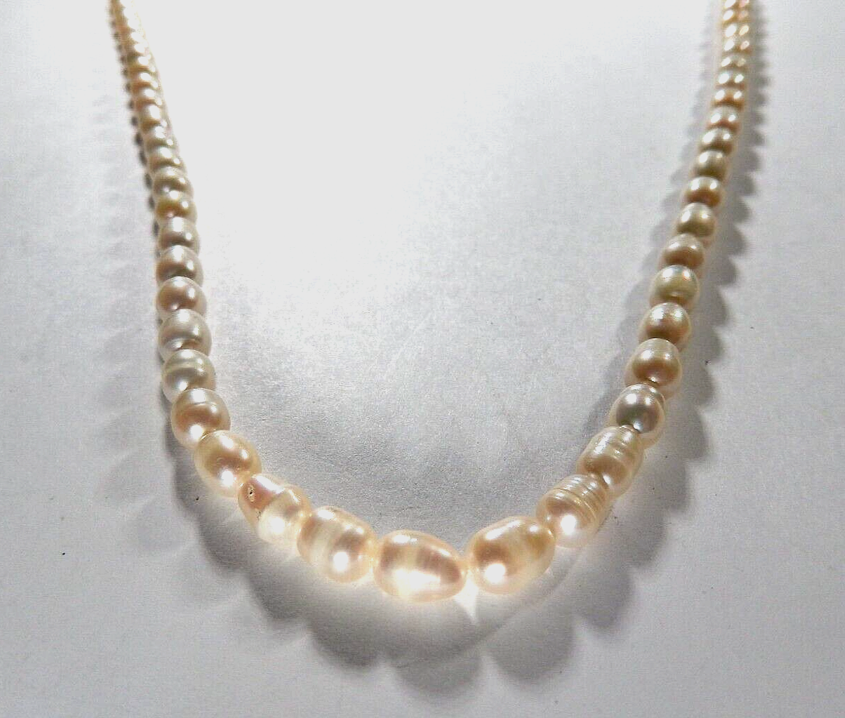 *VINTAGE*  18" Oval Ringed White Cream Freshwater Pearl Necklace w/Lobster Clasp