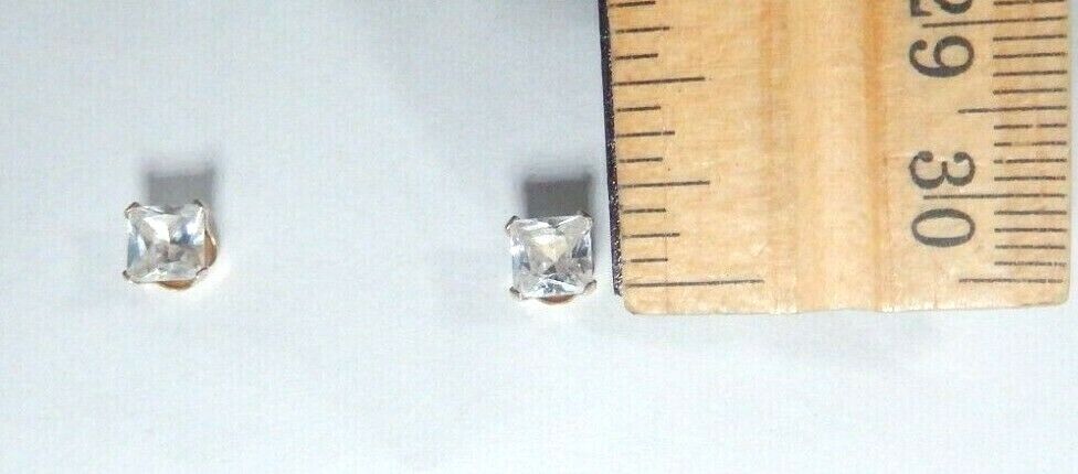 14K Yellow Gold 1.5Ct  CZ Diamon Princess Cut  Solitaire Stud Earrings 5mm