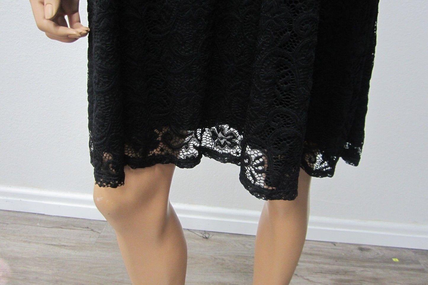 NWT Wishful & Park Womens CUTE Lace Dress Color Black Sleeveless Crew Neck Sz1XL