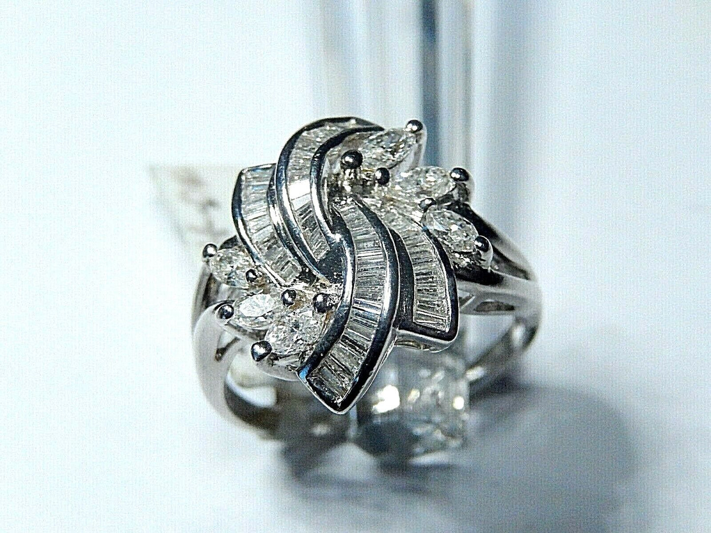 *VINTAGE* 14K WHITE GOLD  3/4 CT TW NATURAL VS  DIAMOND RING  SIZE 8.5
