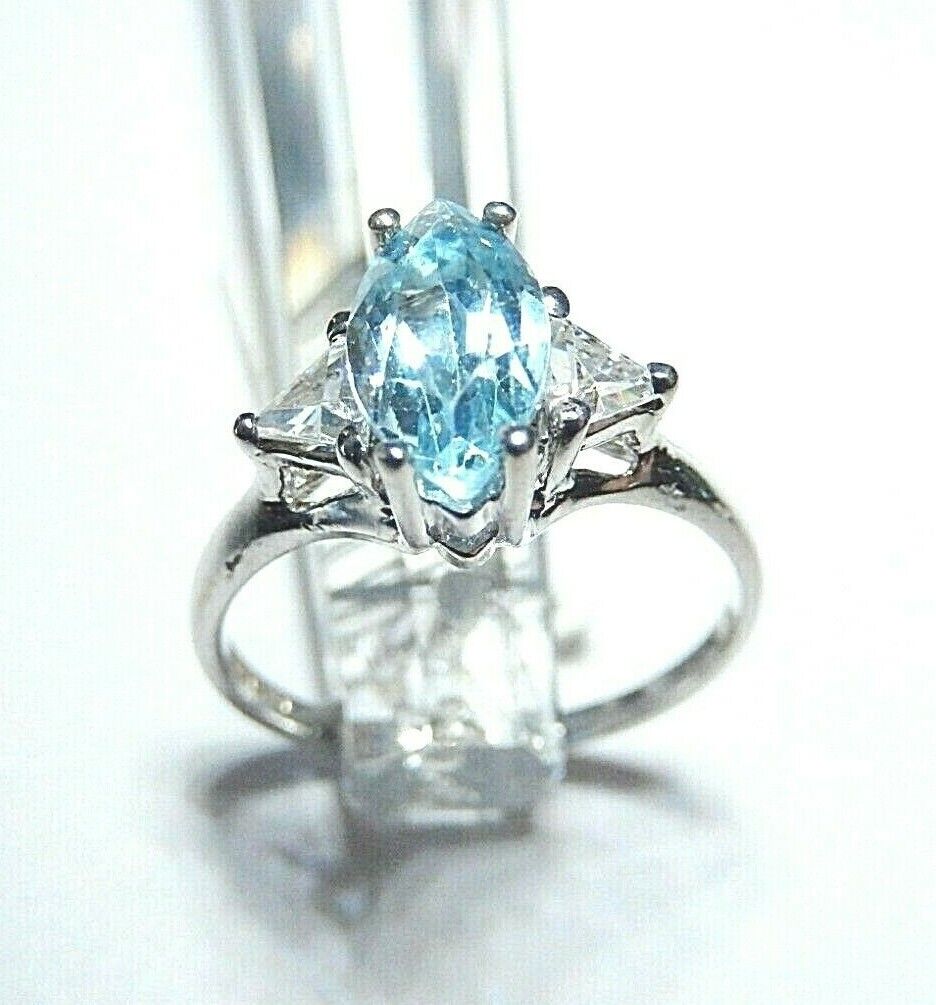 *NWT* 10K White Gold 1.00ct Marquise Blue Topaz & White Topaz Solitaire Ring 6.5