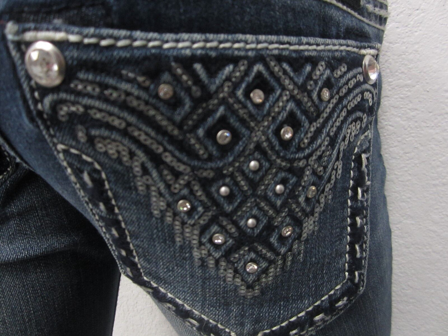 NWOT MISS ME Signature Straight JW9012T3V Womens  Embellished PocketsJeans 24x32