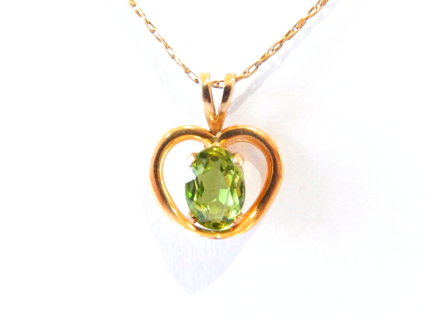 10K Solid Yellow Gold  .75CT Oval  Green Peridot Pendant W/ 20" 10K YG Chain