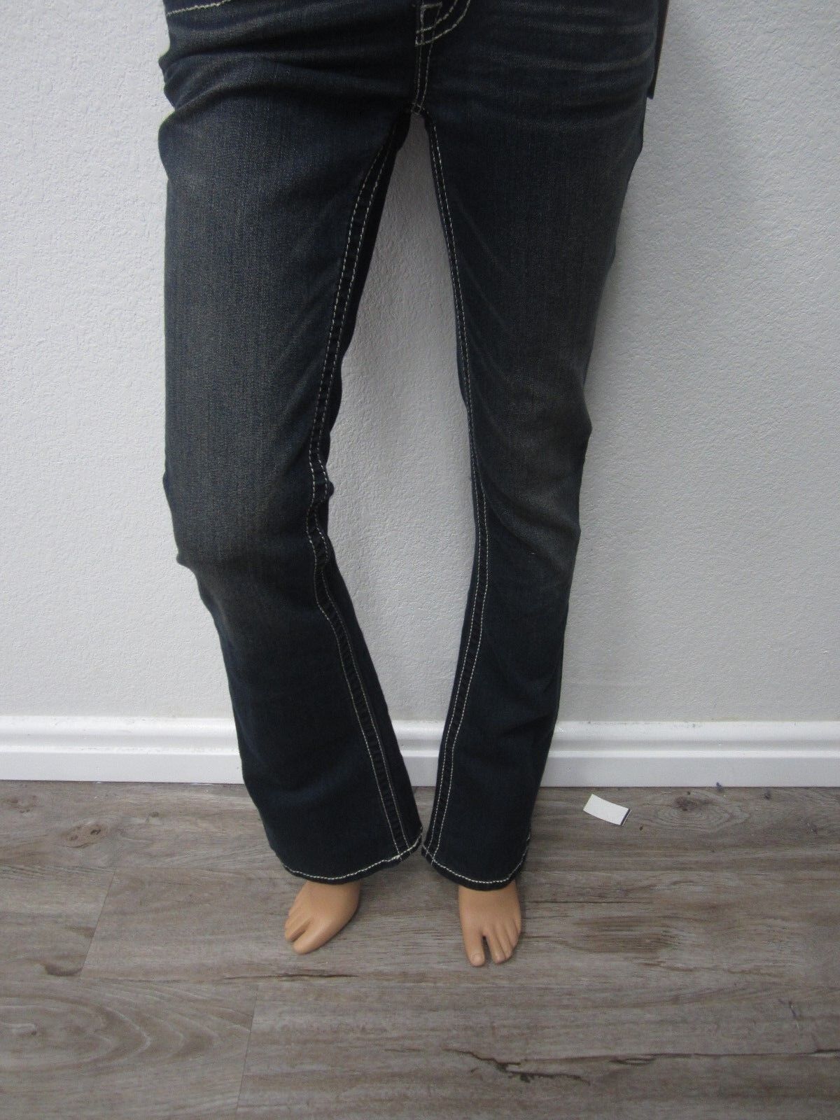 NWOT  Miss Me Women's Boot Cut Jeans JP5589B DK BLU .SIGNATURE-KISS 28x34
