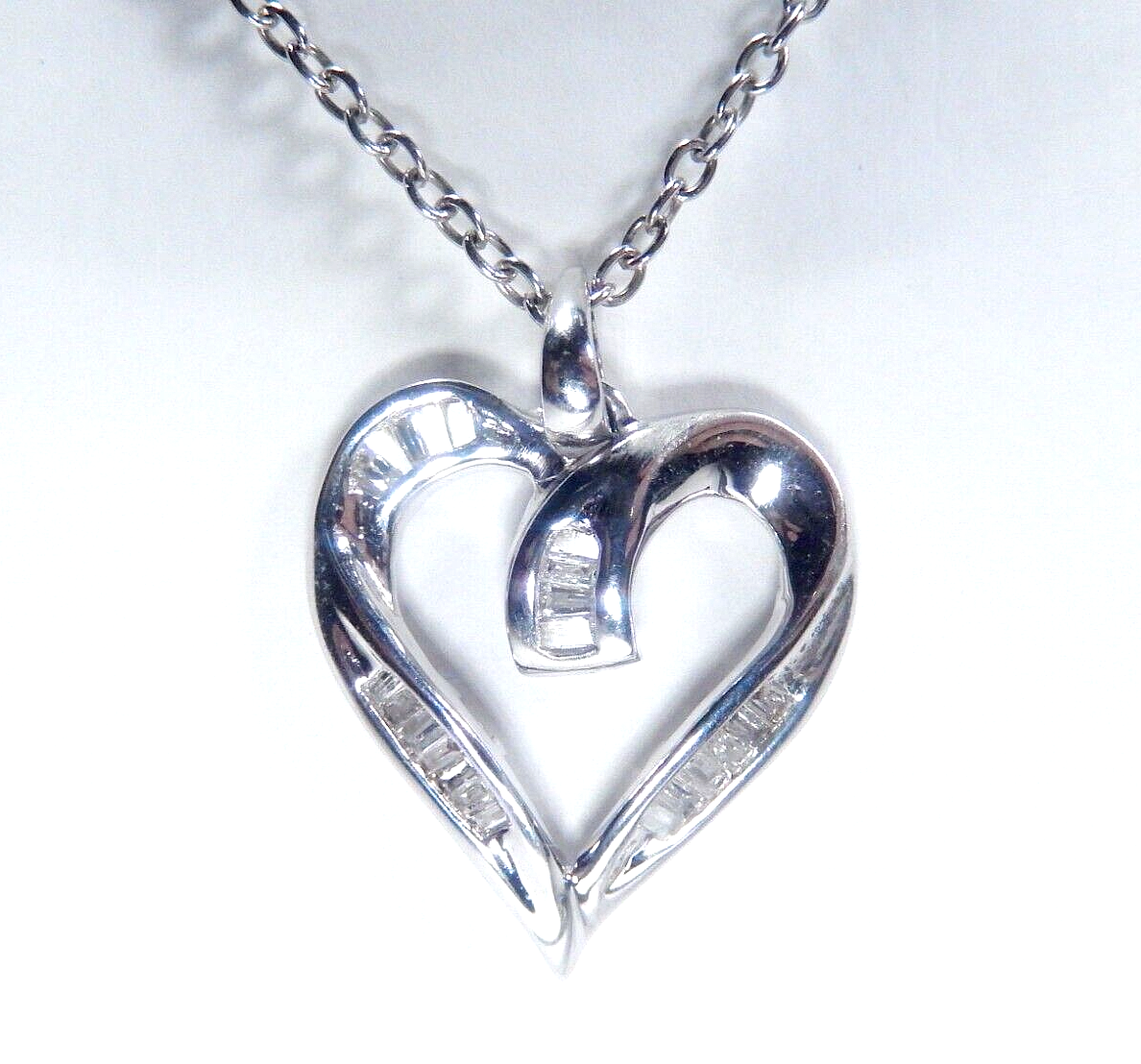 *VINTAGE*  10K  White Gold Baguette Natural Diamond Heart Pendant  w/18"chain