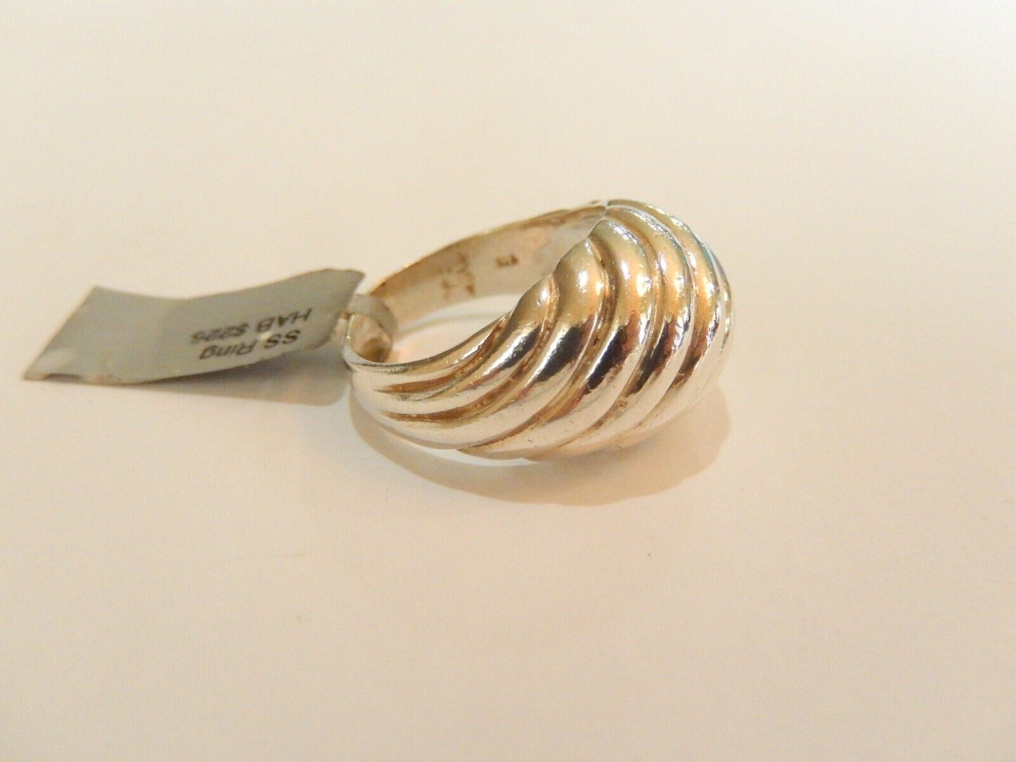*VINTAGE*  925 Sterling Silver Scalloped Shrimp  Dome Ring Size 7.75