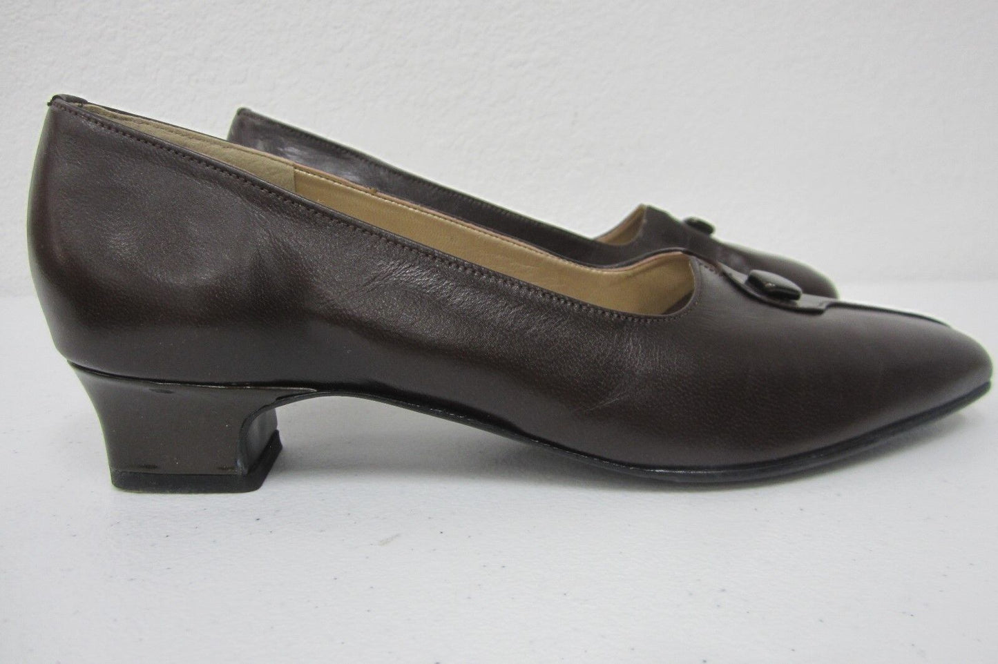 *NICE*  CALIFORNIA MAGDESIAN'S Brown Cordovan Leather   1 1/4" heels  Size 9.5N