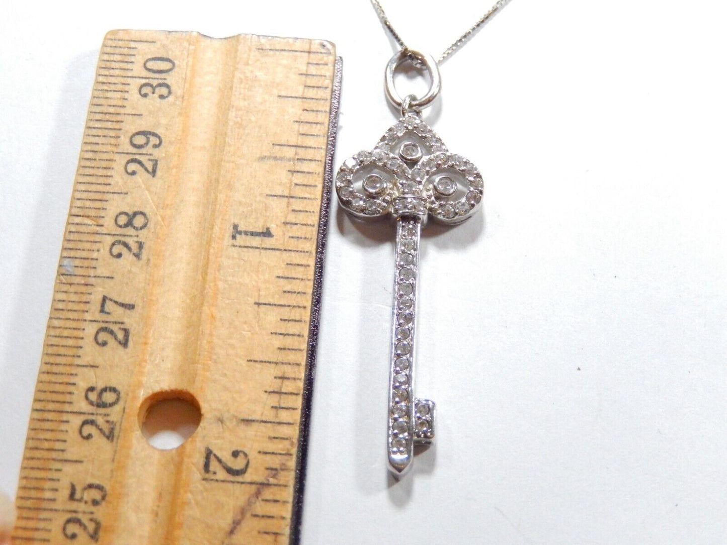 *VINTAGE*  STERLING SILVER SPARKLING CZ SWIRL KEY TO MY HEART PENDANT w/18"chain
