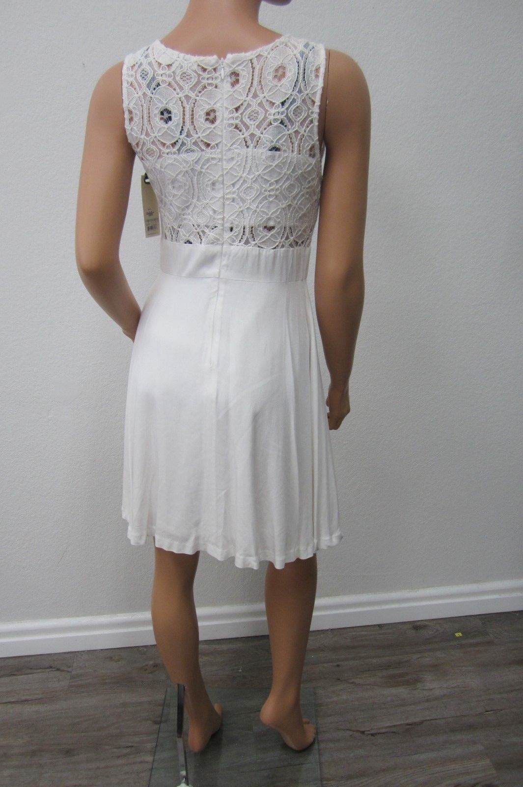 BB Dakota Size 6 Lace Dress Fit and Flare Sleeveless Coral Pink ModCloth NWT