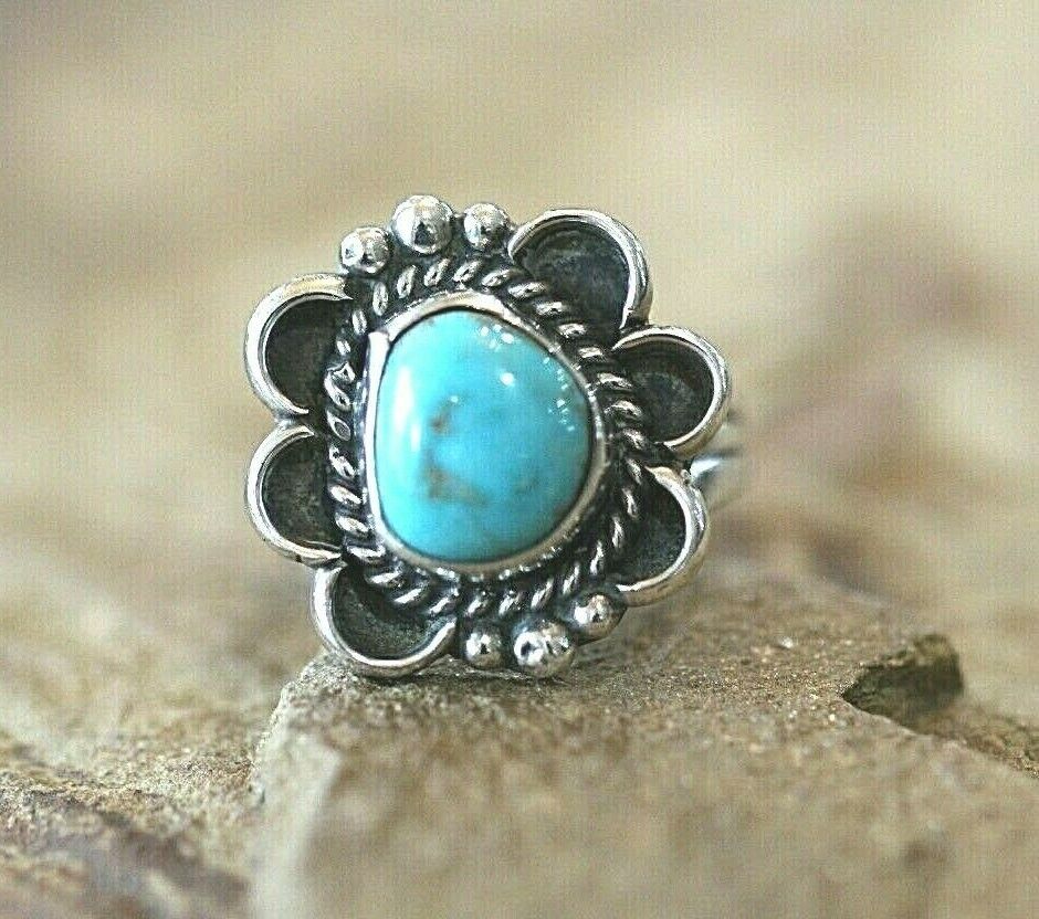 *VINTAGE*  Native American Navajo Sterling Silver Turquoise Ring Size 9