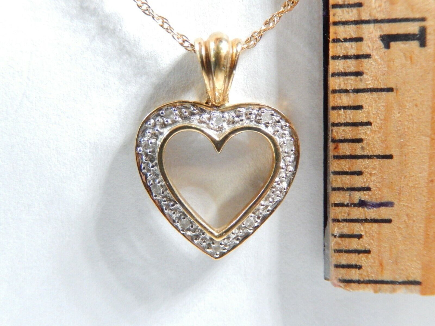 *VINTAGE* Heart Pendant 10K Solid Yellow Gold Real Round Diamond with 18" Chain