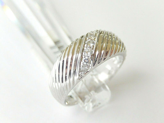 *NWT* Sparkling Ladies 14k White Gold 1/5CT VS Diamond Domed & Ribbed Band Ring