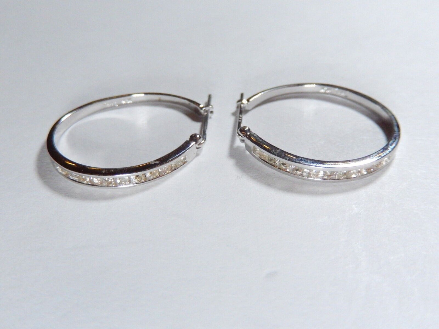 *NWT* Women's 10K White Gold 1/5CT Channel Set Diamond  Hoop 22mm  Earrings