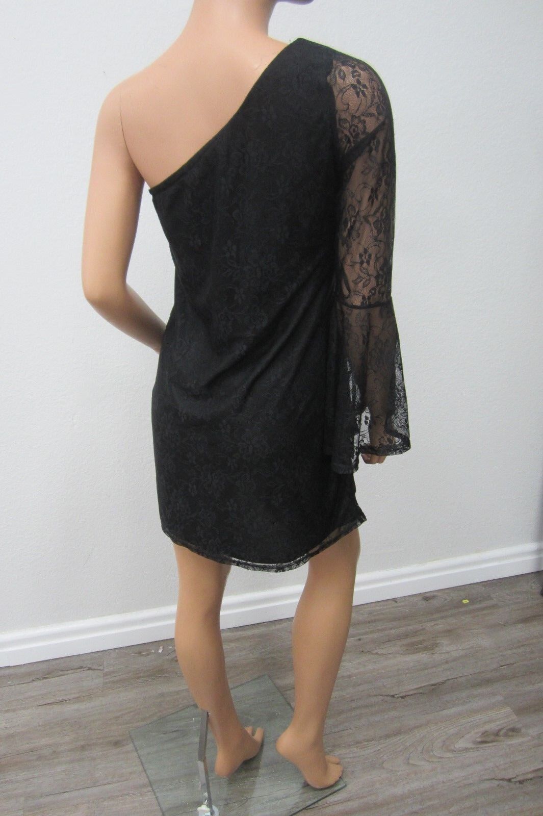 *NWT*  Lulus Black Swan Kaidence Black Lace Long One Shoulder Dress  Short Small