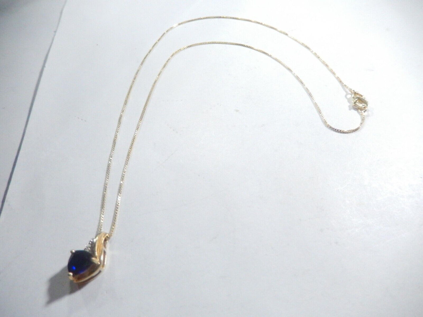 *VINTAGE* 10k Yellow Gold Trillion Lab-Created Sapphire & Diamond Pendant w/18"