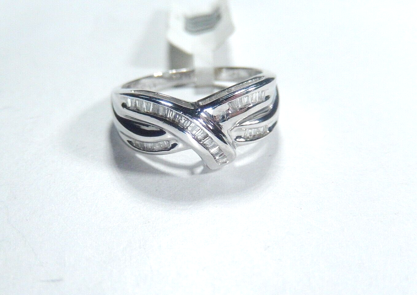 *NWT"  10k White Gold .33CT VS Natural Baguette Diamond Swirl Band Ring Sz 6