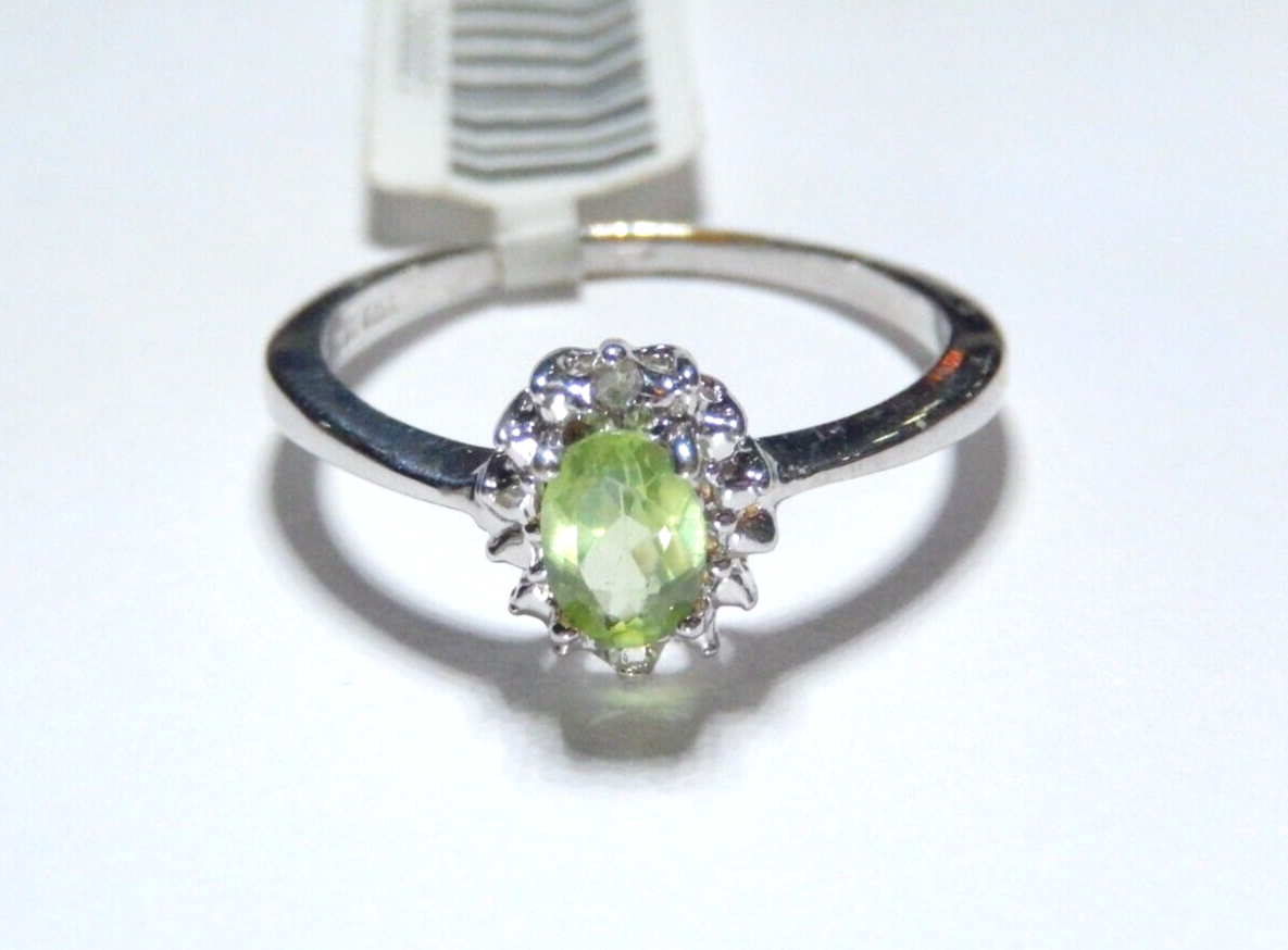 *VINTAGE*  10k White Gold .50CT Oval Peridot And Diamond Halo Ring Size 7.5