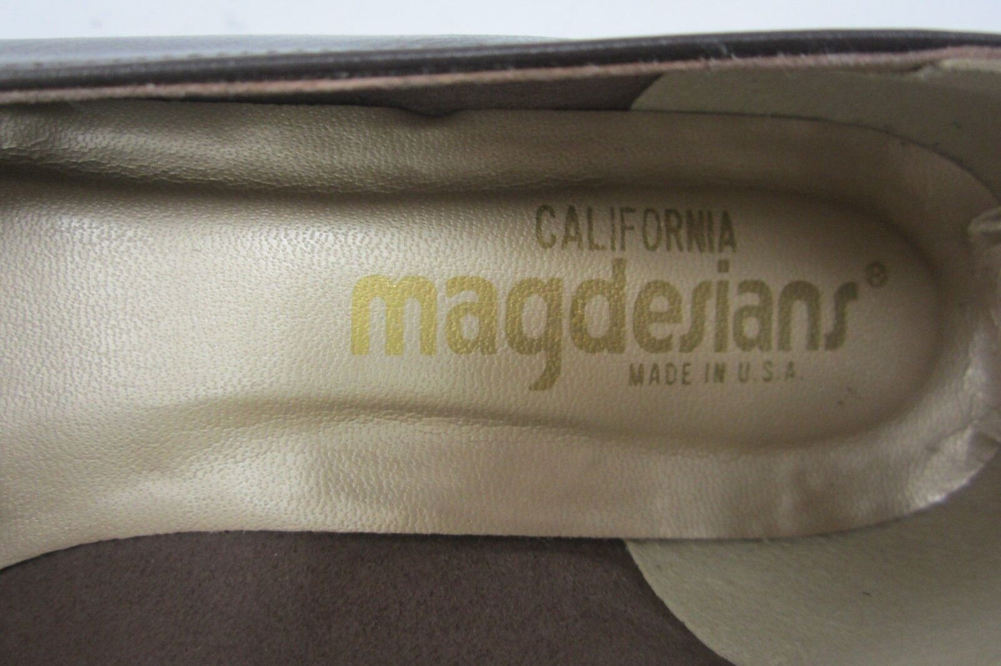 *NICE*  CALIFORNIA MAGDESIAN'S Brown Cordovan Leather   1 1/4" heels  Size 9.5N