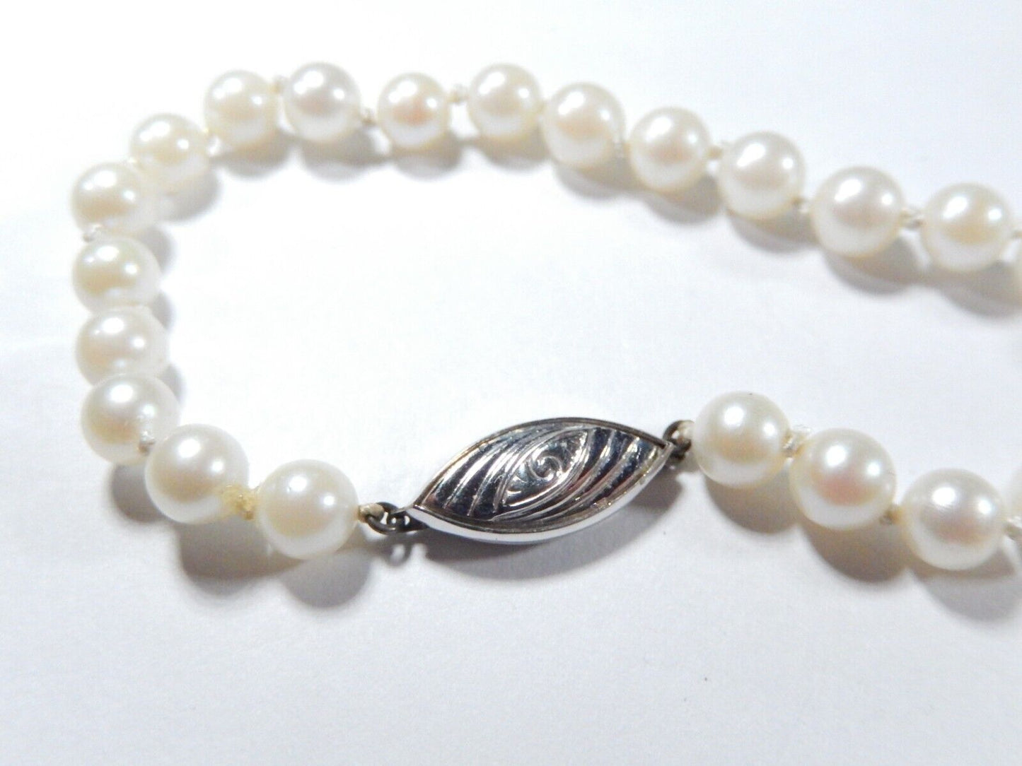 *RARE VINTAGE* - 14K Brogan Clasp 6.0mm Akoya Pearl Necklace 22"