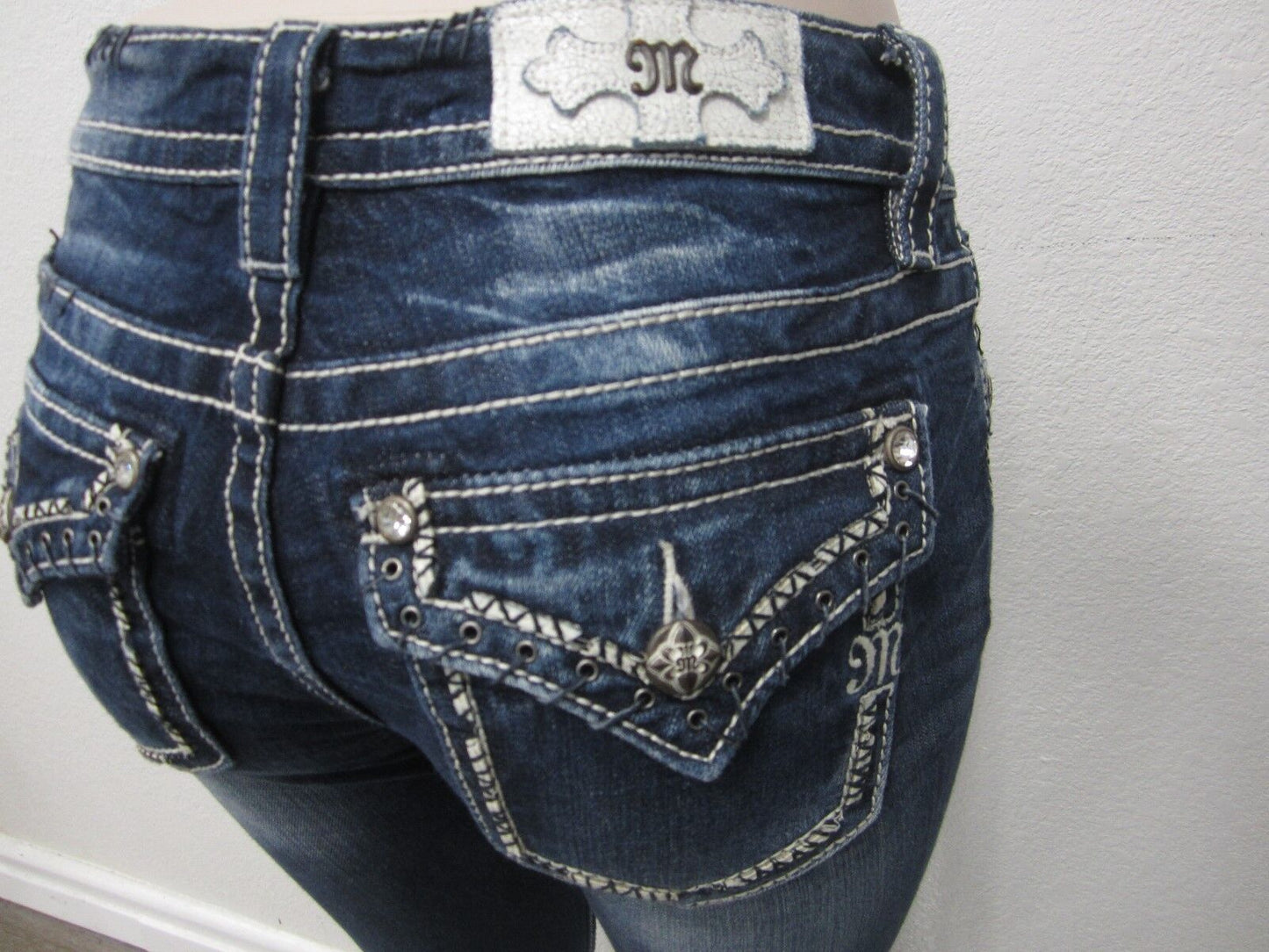 NWT Miss Me Jeans MP7273T Mid Rise Straight Med Blue Jeans Size 24 x 33.5