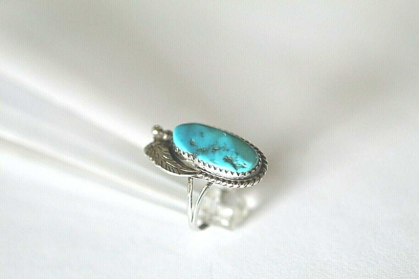 *VINTAGE* Native American Turquoise Sterling Silver Ring Size 7.75