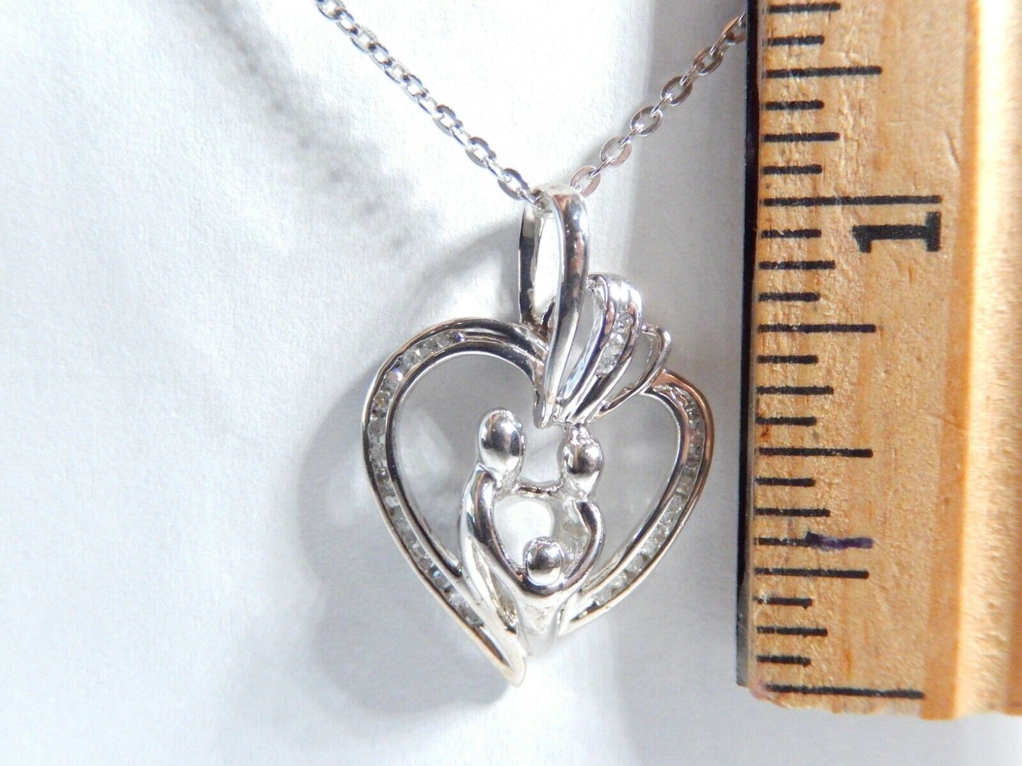 *NWT* Mother Father Child Heart Pendant 10k White Gold 1/4 CT Diamonds w18"chain
