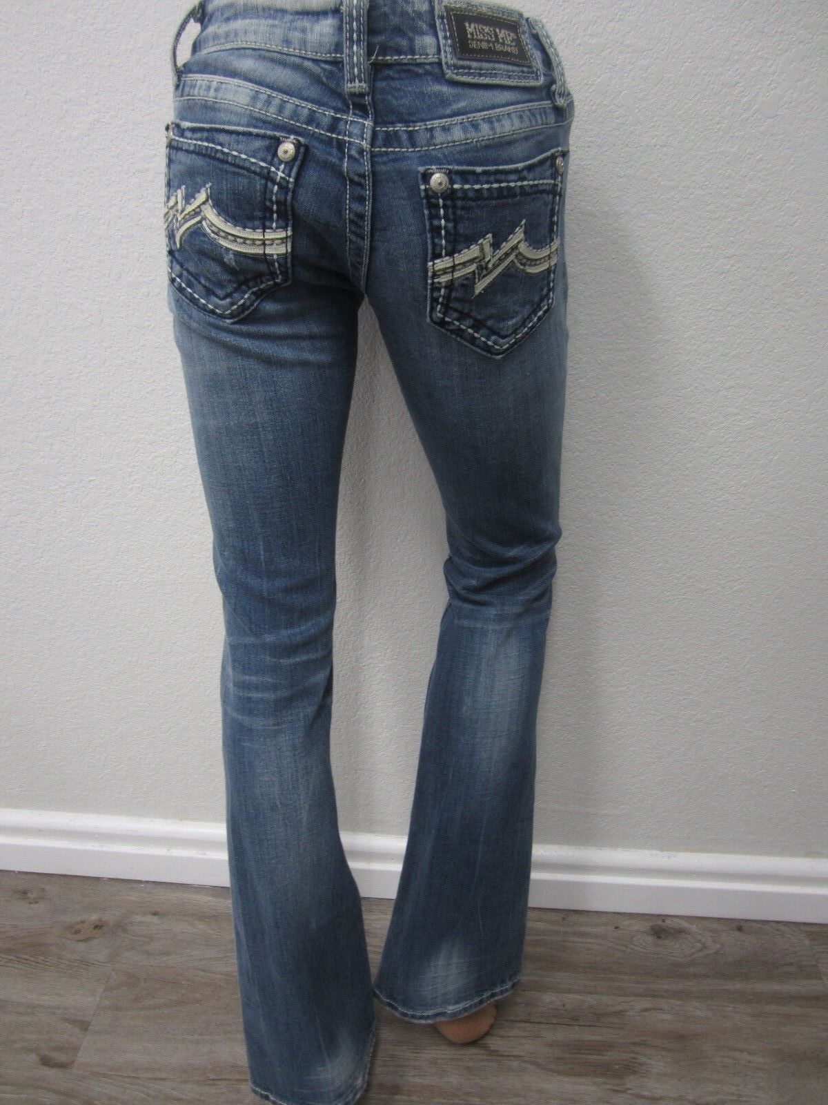 VERY NICE Miss Me JD1038B Low Rise Stretch Boot Cut Jeans Women's Sz 26 X 34"