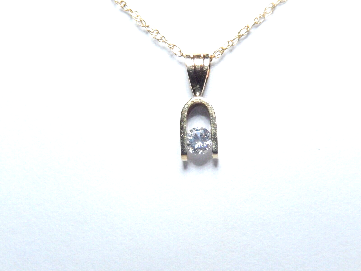 *VINTAGE* 14K Yellow Gold Horse Shoe  Diamond SOLITAIRE PENDANT  w/20" 10K Chain