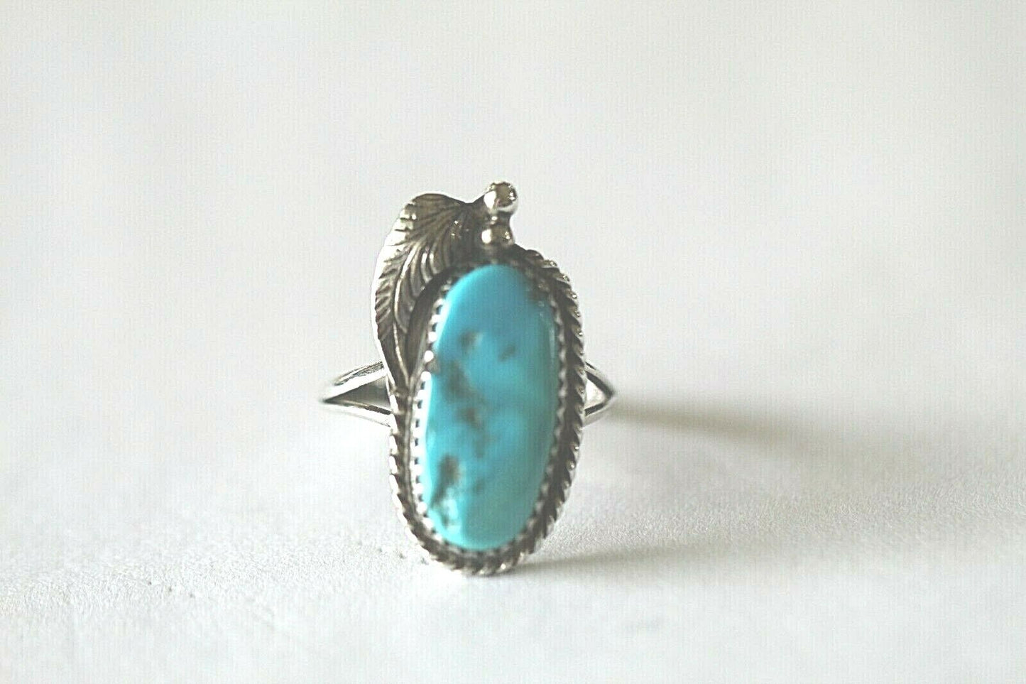 *VINTAGE* Native American Turquoise Sterling Silver Ring Size 7.75