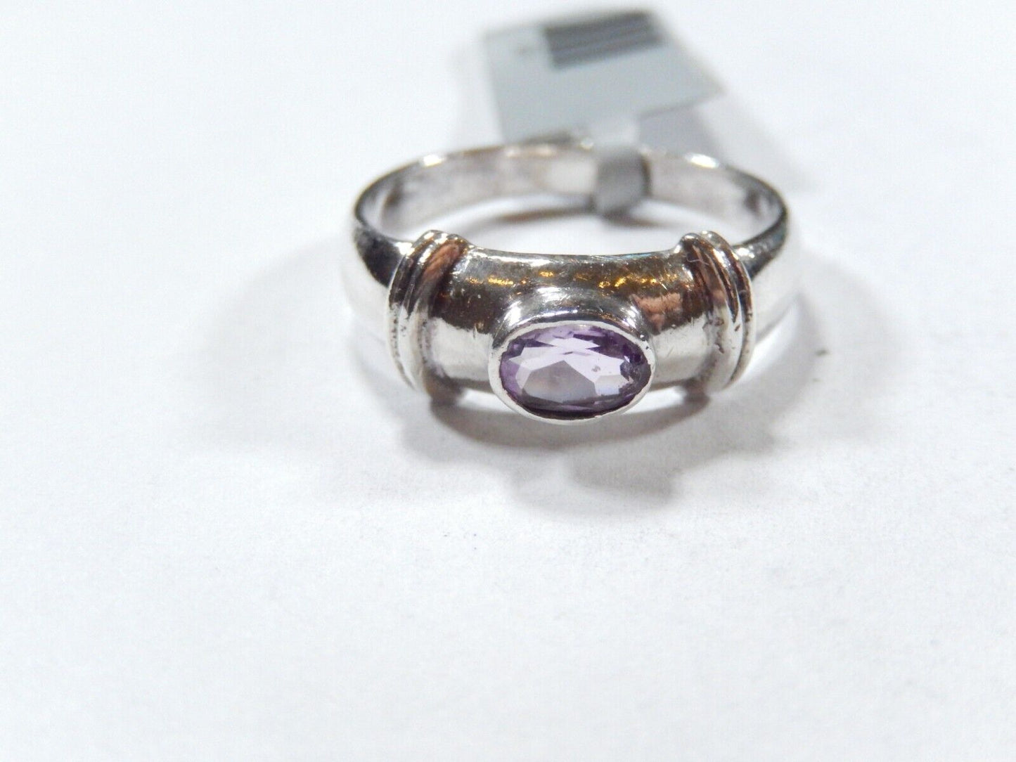 *VINTAGE* WOMENS MODERN STYLE CLASSY OVAL AMETHYST STERLING SILVER RING Sz 8