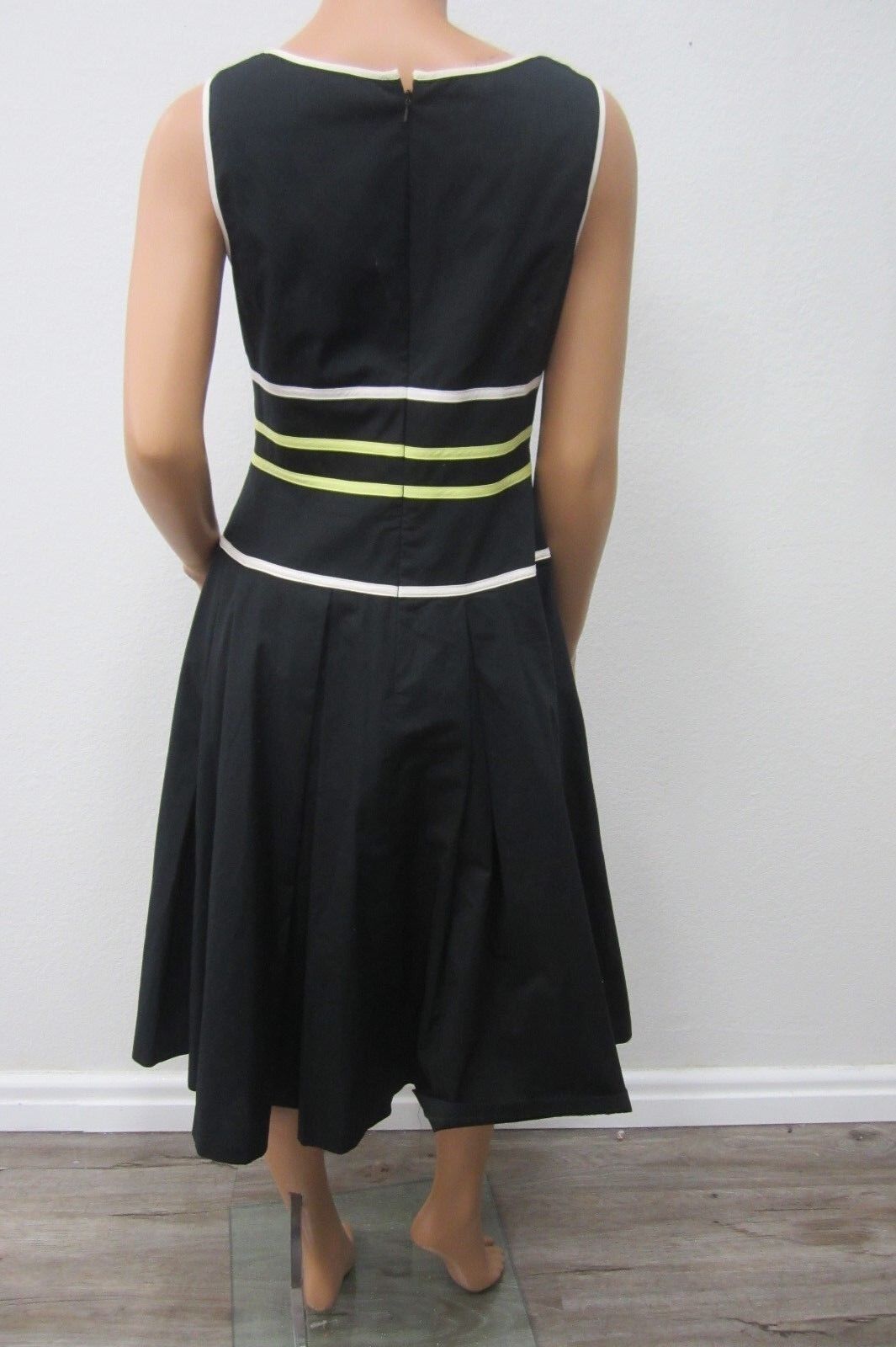 VERY NICE Liz Claiborne Career or Any Occasion Women's Lined Black Dress Size 8