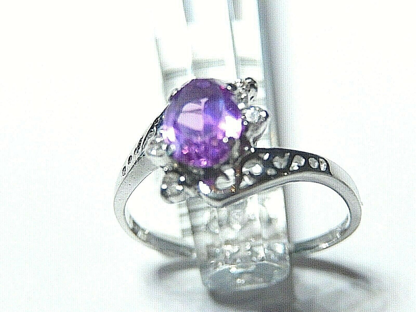 *NWT* 14k White Gold .75CT Oval Amethyst & Diamond Ring Size 7