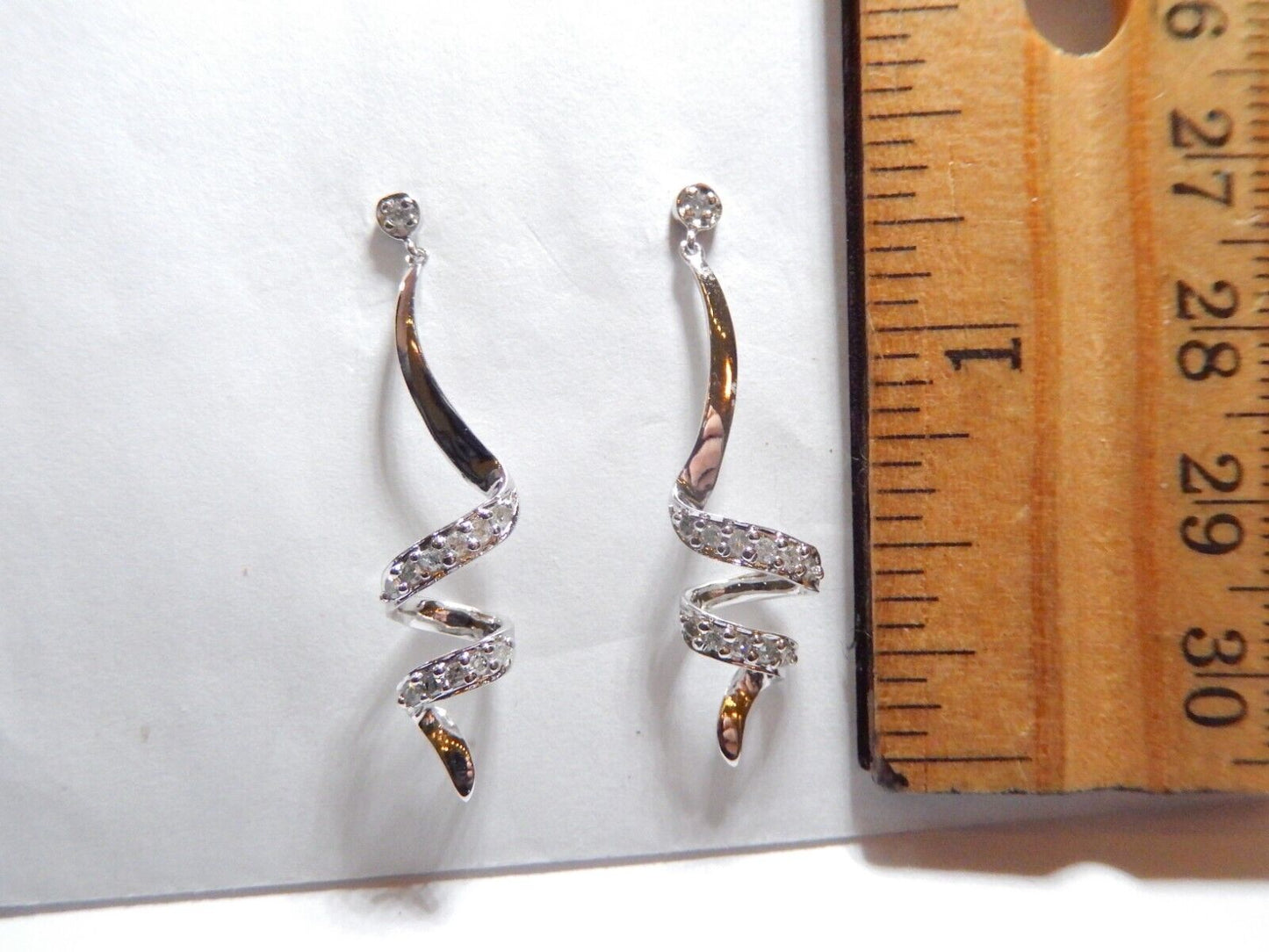 Beautiful 10k White Gold Dangle 1/6CT Natural Diamonds Stud Earrings