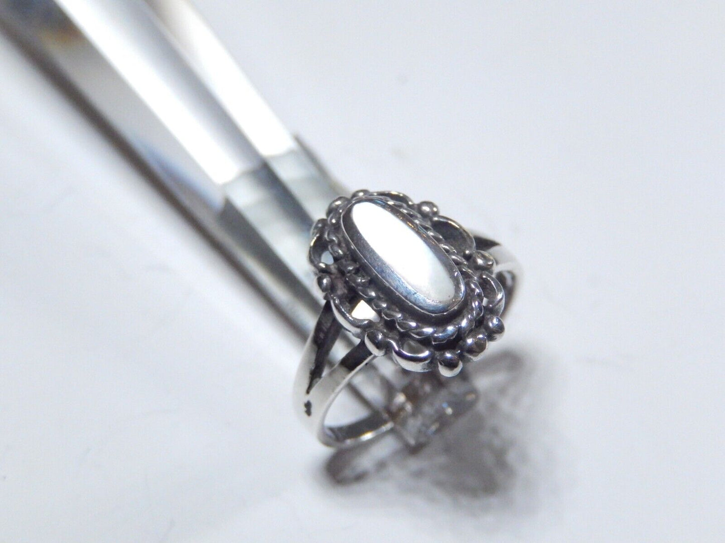 *VINTAGE* Mother of Pearl Ring Bohemian Sterling Silver Southwestern Ring Sz 7.5